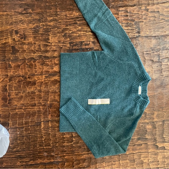 Green Target Sweater - Picture 7 of 9